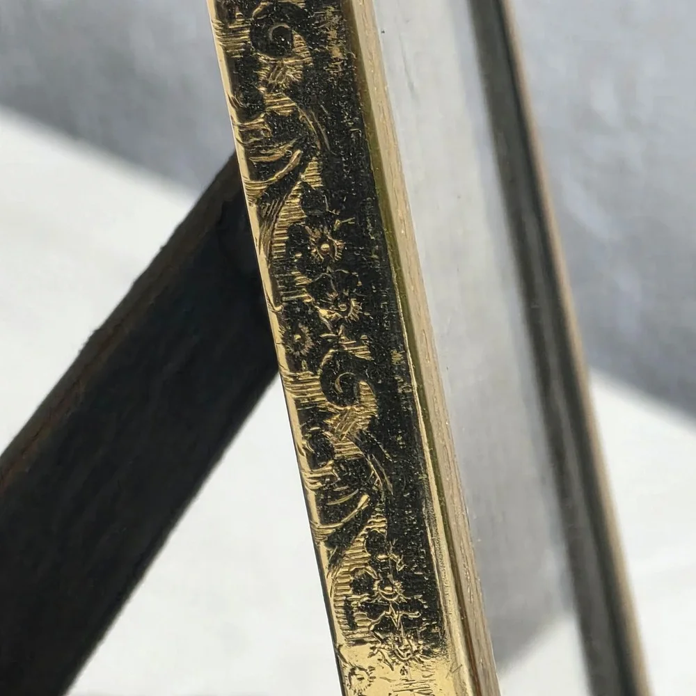 Vintage Gold Ornate Embossed Metal Picture Frame Tabletop Easel Back‎